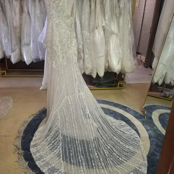 Rosa Clara "Debrah" Wedding Gown (Unaltered) - Picture 4 of 12